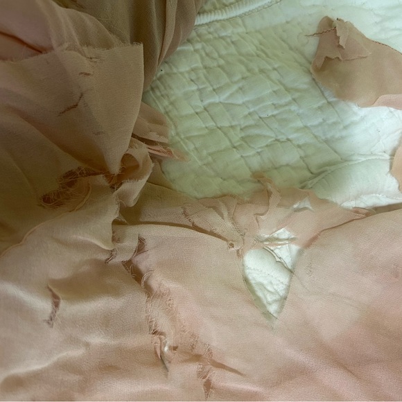 Torn and needs attention Elegant Pink Ruffled Dress. Vintage. - Picture 5 of 8